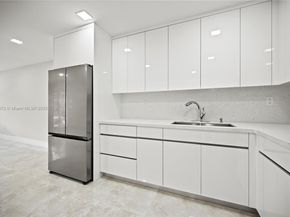 15685 SW 82nd Cir Ln 28, Miami FL 33193