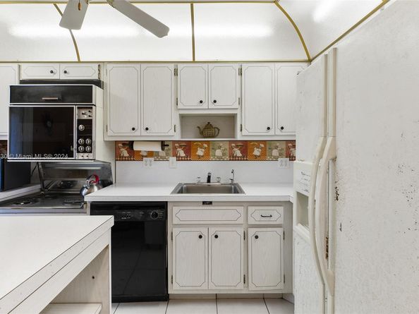 2350 NE 14th St Cswy 505, Pompano Beach FL 33062