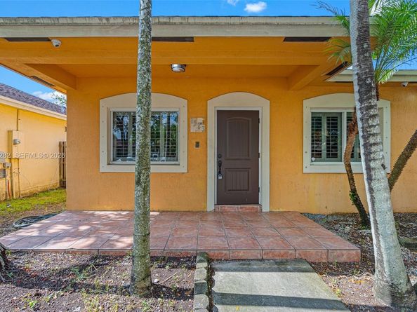 1523 SW 2nd Ct, Homestead FL 33030