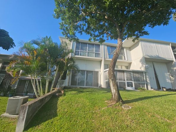 6782 Brookline Dr 6782, Hialeah FL 33015