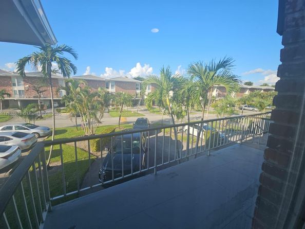 6782 Brookline Dr 6782, Hialeah FL 33015