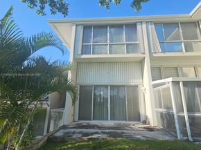 6782 Brookline Dr 6782, Hialeah FL 33015