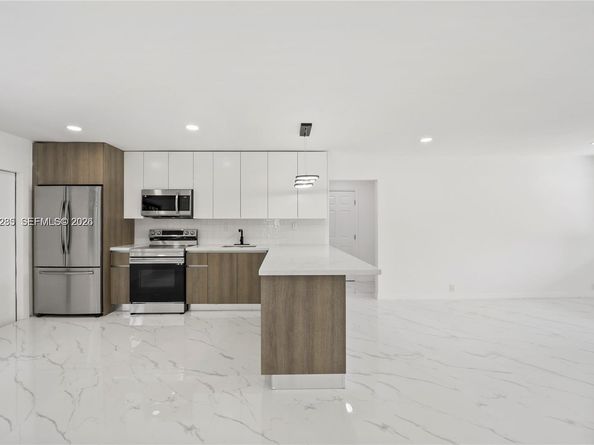 5635 Pierce St, Hollywood FL 33021