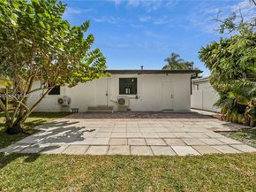5635 Pierce St, Hollywood FL 33021