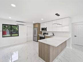5635 Pierce St, Hollywood FL 33021