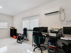 5635 Pierce St, Hollywood FL 33021