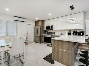 5635 Pierce St, Hollywood FL 33021