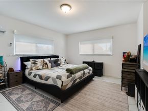 5635 Pierce St, Hollywood FL 33021