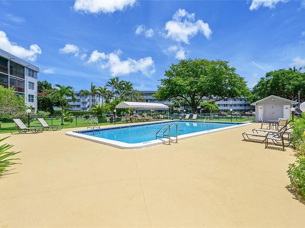 112 S Royal Park Dr 1C, Oakland Park FL 33309