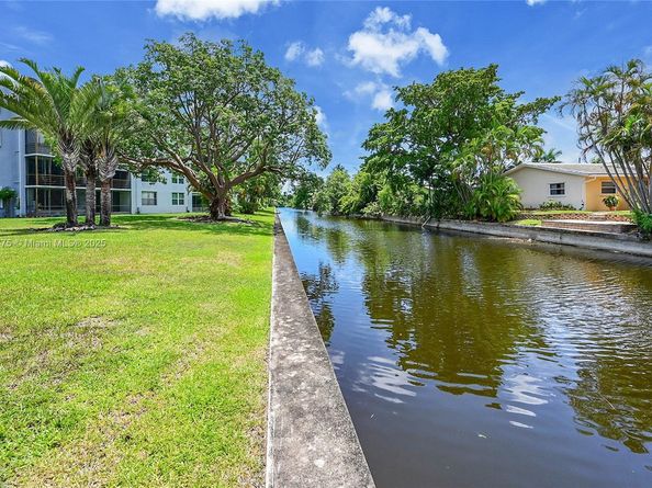112 S Royal Park Dr 1C, Oakland Park FL 33309