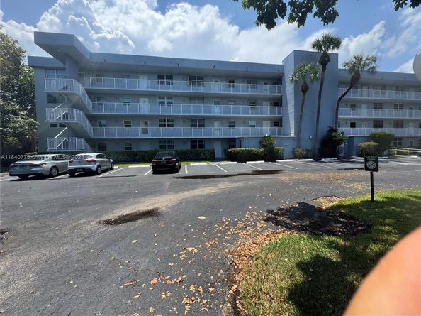 112 S Royal Park Dr 1C, Oakland Park FL 33309