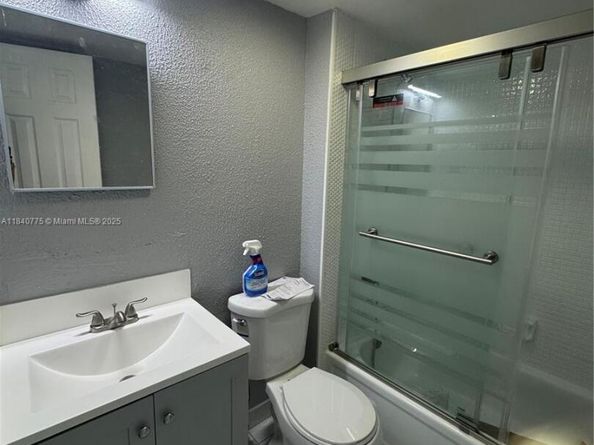 112 S Royal Park Dr 1C, Oakland Park FL 33309