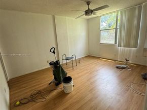 112 S Royal Park Dr 1C, Oakland Park FL 33309