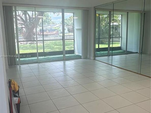 112 S Royal Park Dr 1C, Oakland Park FL 33309
