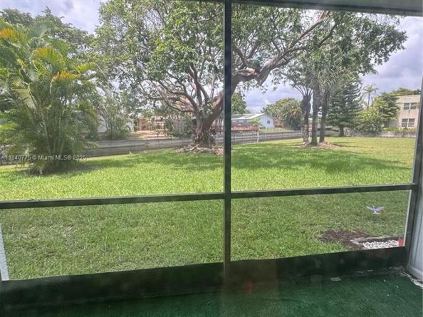 112 S Royal Park Dr 1C, Oakland Park FL 33309