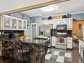 469 NW 69th St, Miami FL 33150