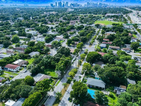 469 NW 69th St, Miami FL 33150