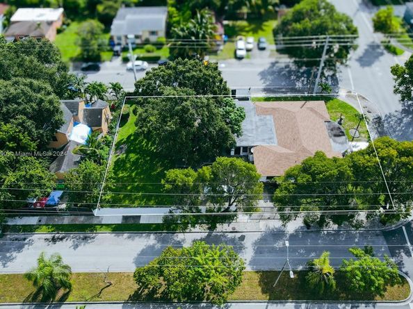 469 NW 69th St, Miami FL 33150