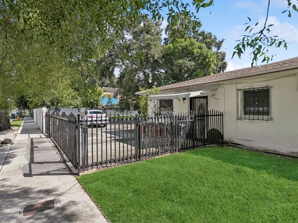 469 NW 69th St, Miami FL 33150
