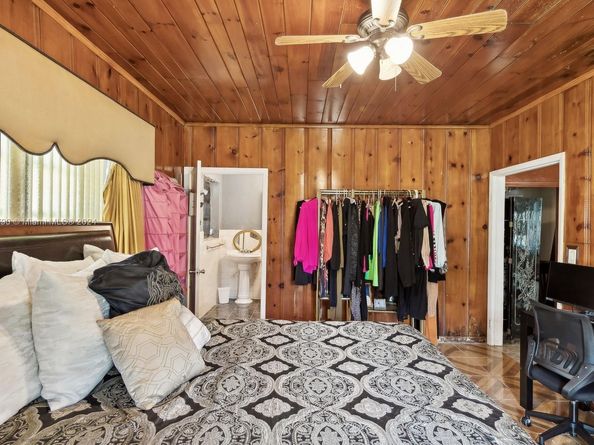 469 NW 69th St, Miami FL 33150