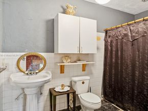 469 NW 69th St, Miami FL 33150