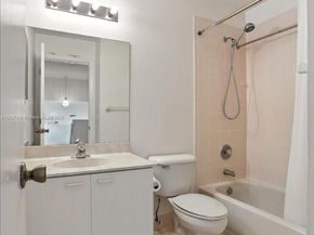 15677 NW 12th Mnr, Pembroke Pines FL 33028