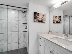 3524 Via Poinciana 302, Lake Worth FL 33467