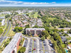 3524 Via Poinciana 302, Lake Worth FL 33467