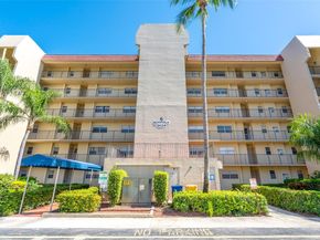 3524 Via Poinciana 302, Lake Worth FL 33467