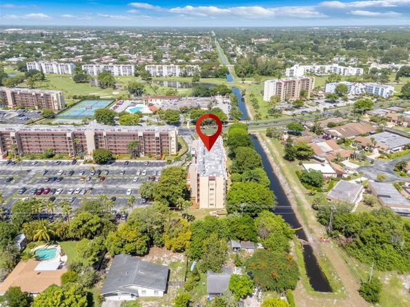 3524 Via Poinciana 302, Lake Worth FL 33467