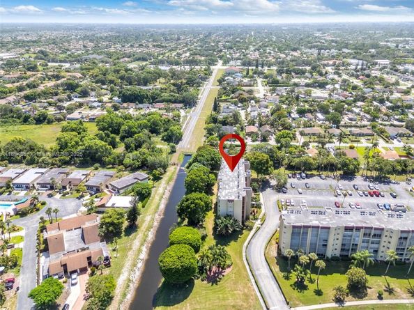 3524 Via Poinciana 302, Lake Worth FL 33467