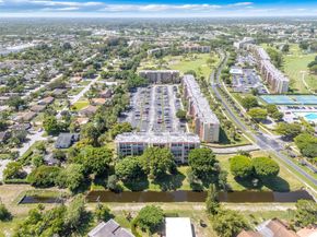 3524 Via Poinciana 302, Lake Worth FL 33467