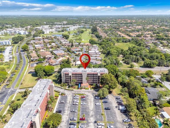 3524 Via Poinciana 302, Lake Worth FL 33467