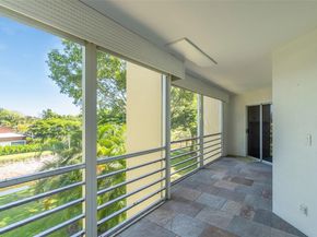 3524 Via Poinciana 302, Lake Worth FL 33467