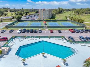 3524 Via Poinciana 302, Lake Worth FL 33467