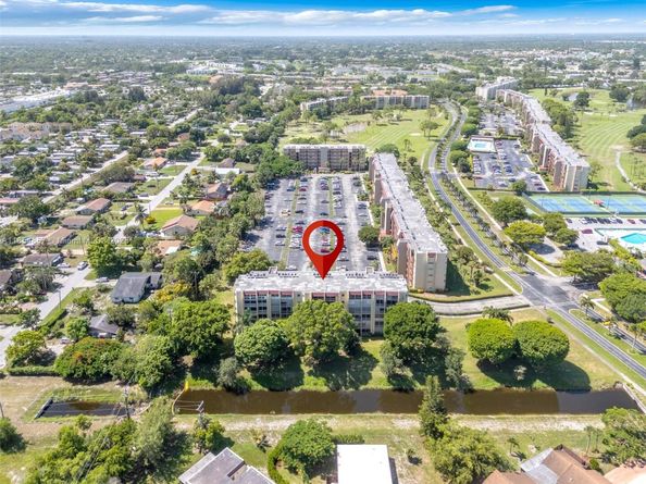 3524 Via Poinciana 302, Lake Worth FL 33467