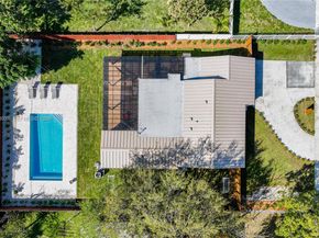 1360 NE 138th St, North Miami FL 33161