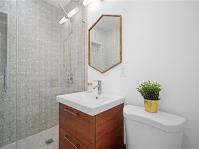1360 NE 138th St, North Miami FL 33161