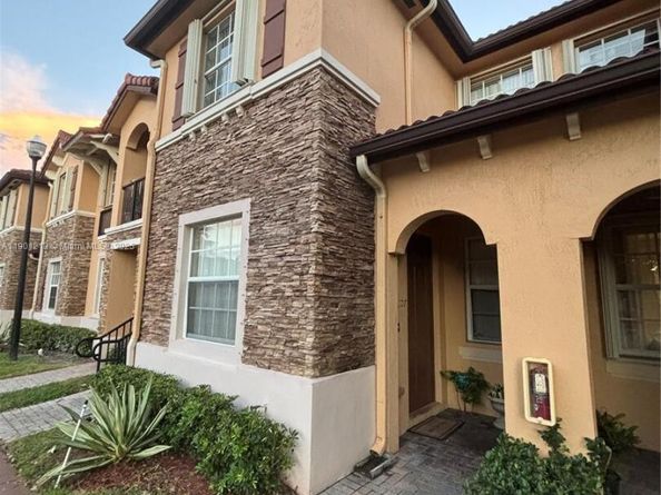 3390 NE 13th Cir Dr 10719, Homestead FL 33033