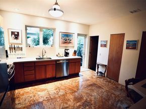 1335 Lenox Ave, Miami Beach FL 33139