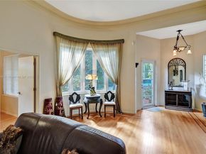 1335 Lenox Ave, Miami Beach FL 33139