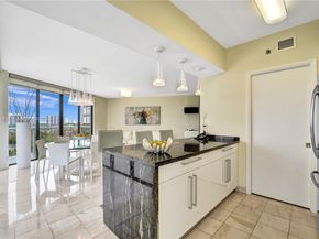 20281 E Country Club Dr 607, Aventura FL 33180