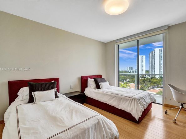 20281 E Country Club Dr 607, Aventura FL 33180