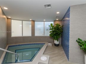 20281 E Country Club Dr 607, Aventura FL 33180