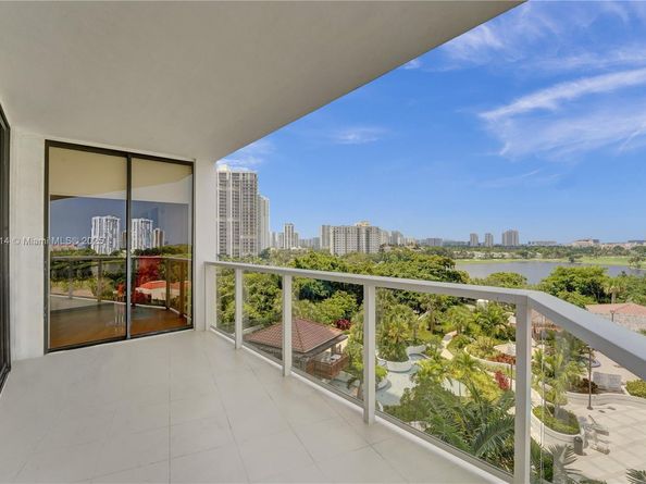 20281 E Country Club Dr 607, Aventura FL 33180