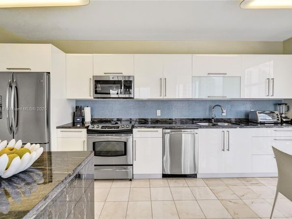 20281 E Country Club Dr 607, Aventura FL 33180