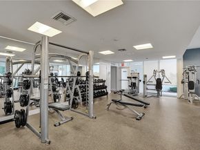 20281 E Country Club Dr 607, Aventura FL 33180