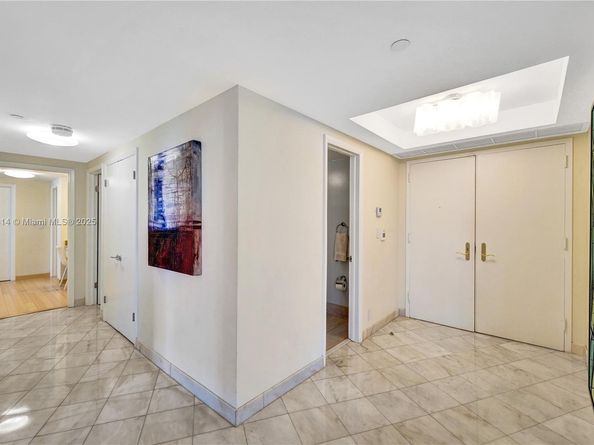 20281 E Country Club Dr 607, Aventura FL 33180