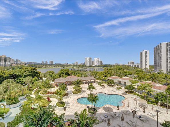 20281 E Country Club Dr 607, Aventura FL 33180