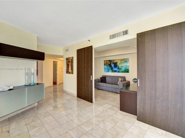 20281 E Country Club Dr 607, Aventura FL 33180